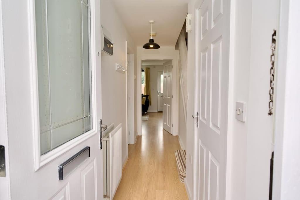 Villa Highley'S Nest - Fully Furnished Gem, Free Private Parking, Sky Tv & Netflix Coventry Exterior foto