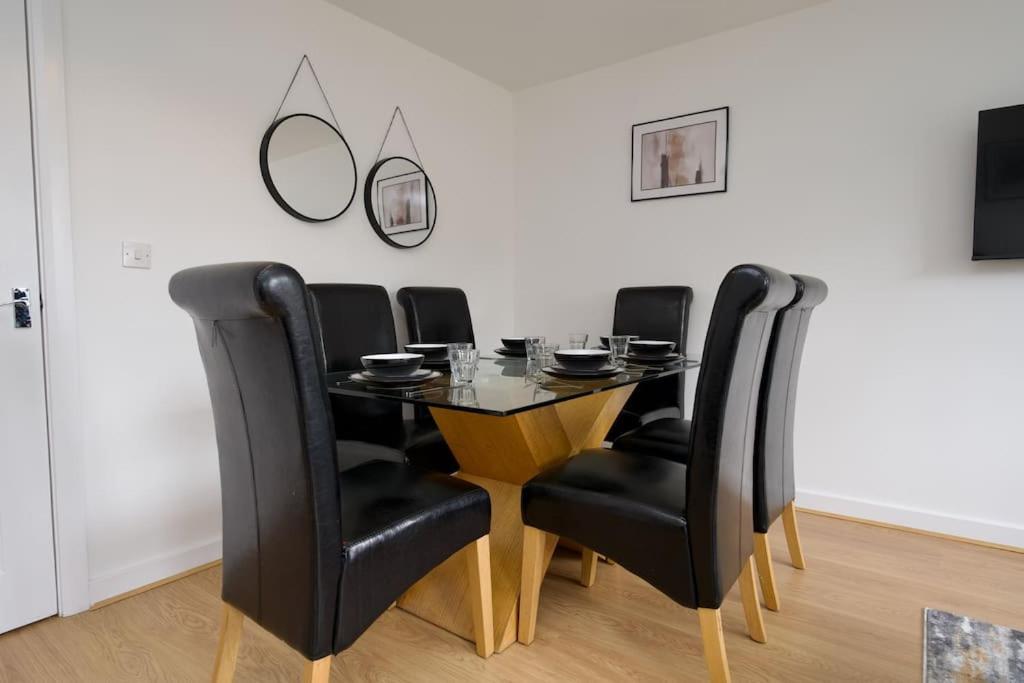 Villa Highley'S Nest - Fully Furnished Gem, Free Private Parking, Sky Tv & Netflix Coventry Exterior foto