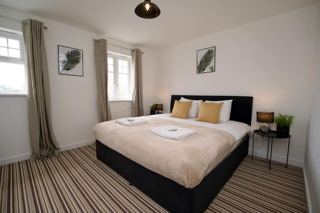 Villa Highley'S Nest - Fully Furnished Gem, Free Private Parking, Sky Tv & Netflix Coventry Exterior foto