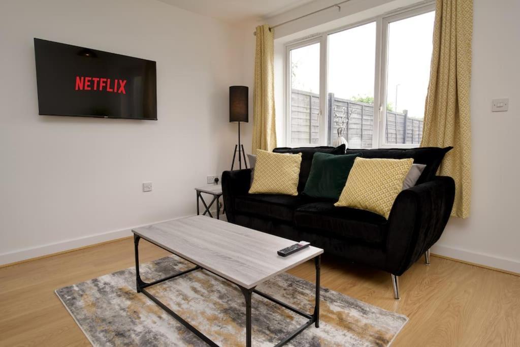 Villa Highley'S Nest - Fully Furnished Gem, Free Private Parking, Sky Tv & Netflix Coventry Exterior foto