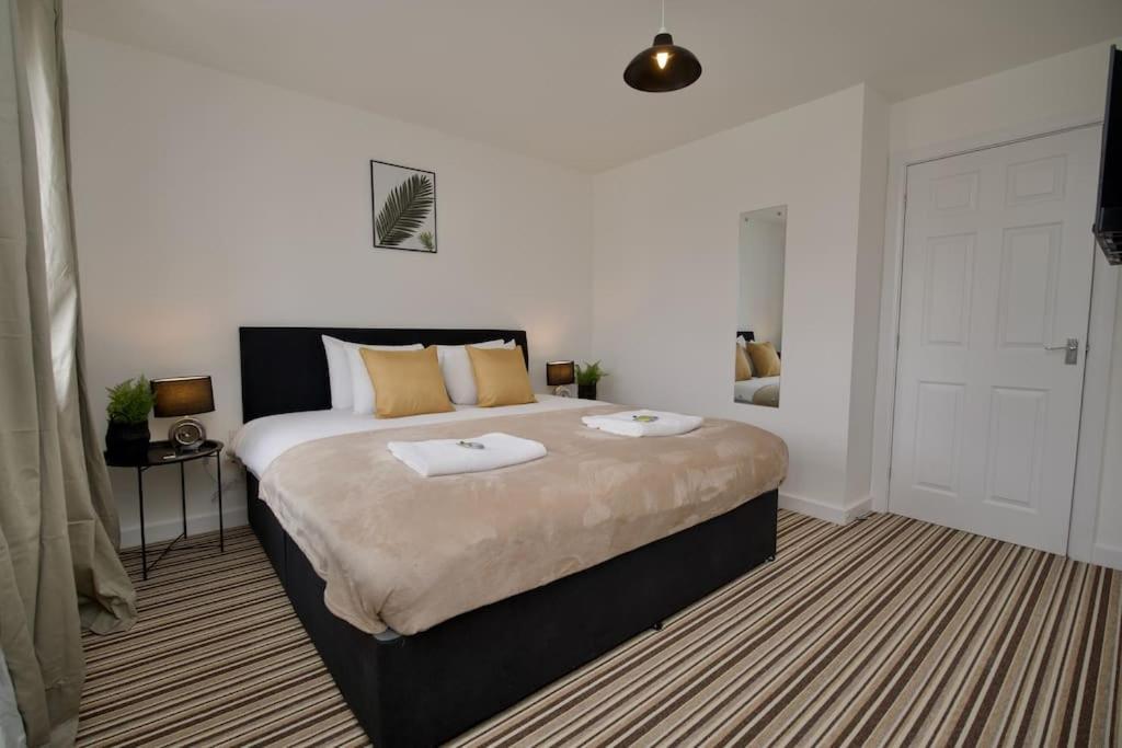 Villa Highley'S Nest - Fully Furnished Gem, Free Private Parking, Sky Tv & Netflix Coventry Exterior foto